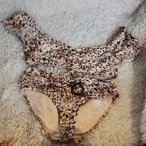 Pale Pink Leopard 2 Piece Suit. Gibson Latimer. Size LG Bottom and XL Top